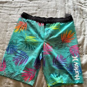 🆕🆕🆕Hurley Multicolor Leaf Print Swimming Boardshorts